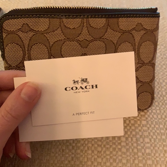 NEW Coach Mini Wallet - Picture 5 of 5